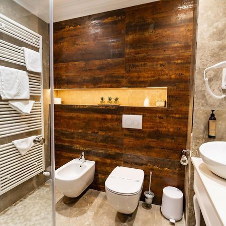 Hotel Amadeus Focşani エクステリア 写真